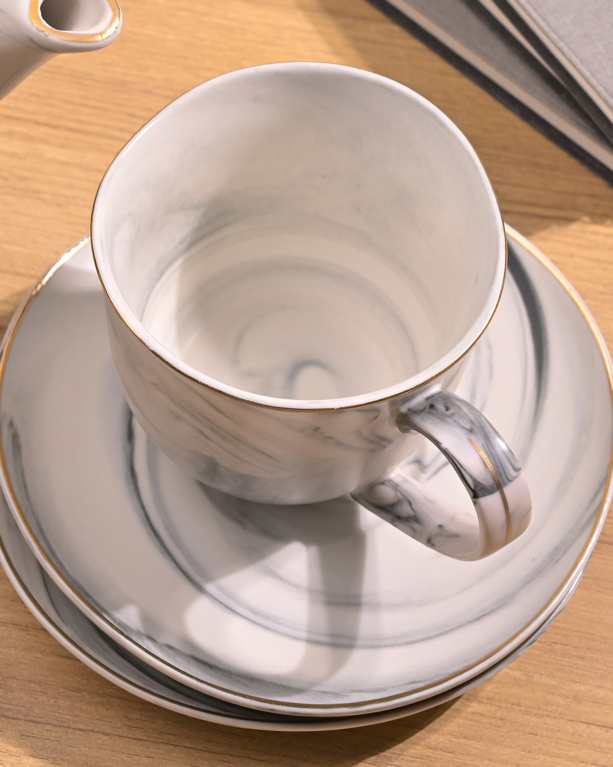 Cloud Grey Tea Kettle Set Lifestyle View – Kairaus