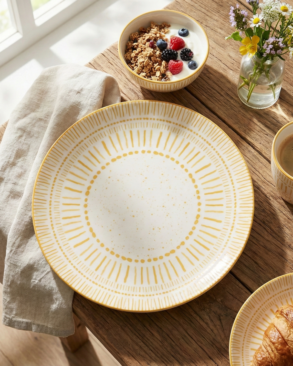 Amoret set of 2 porcelain dinner plates