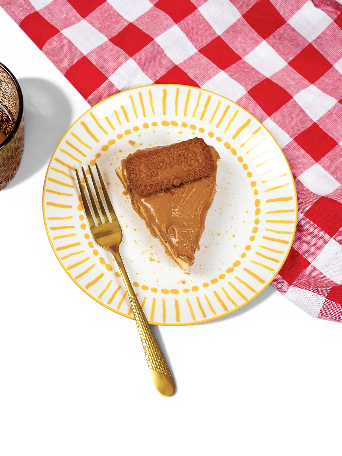 Amoret porcelain quarter plates for serving desserts and sweets