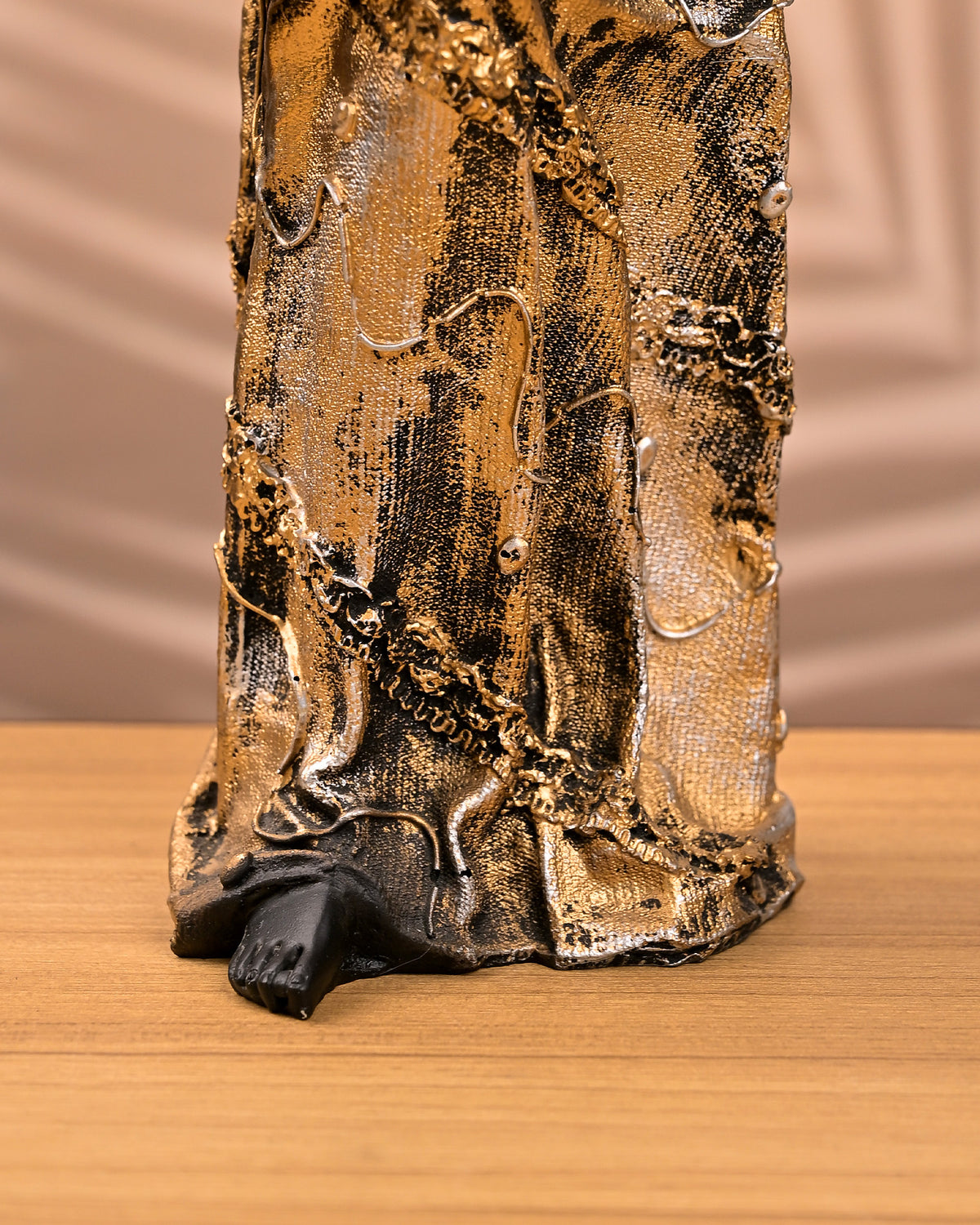 Elegant antique African women statue for home decor