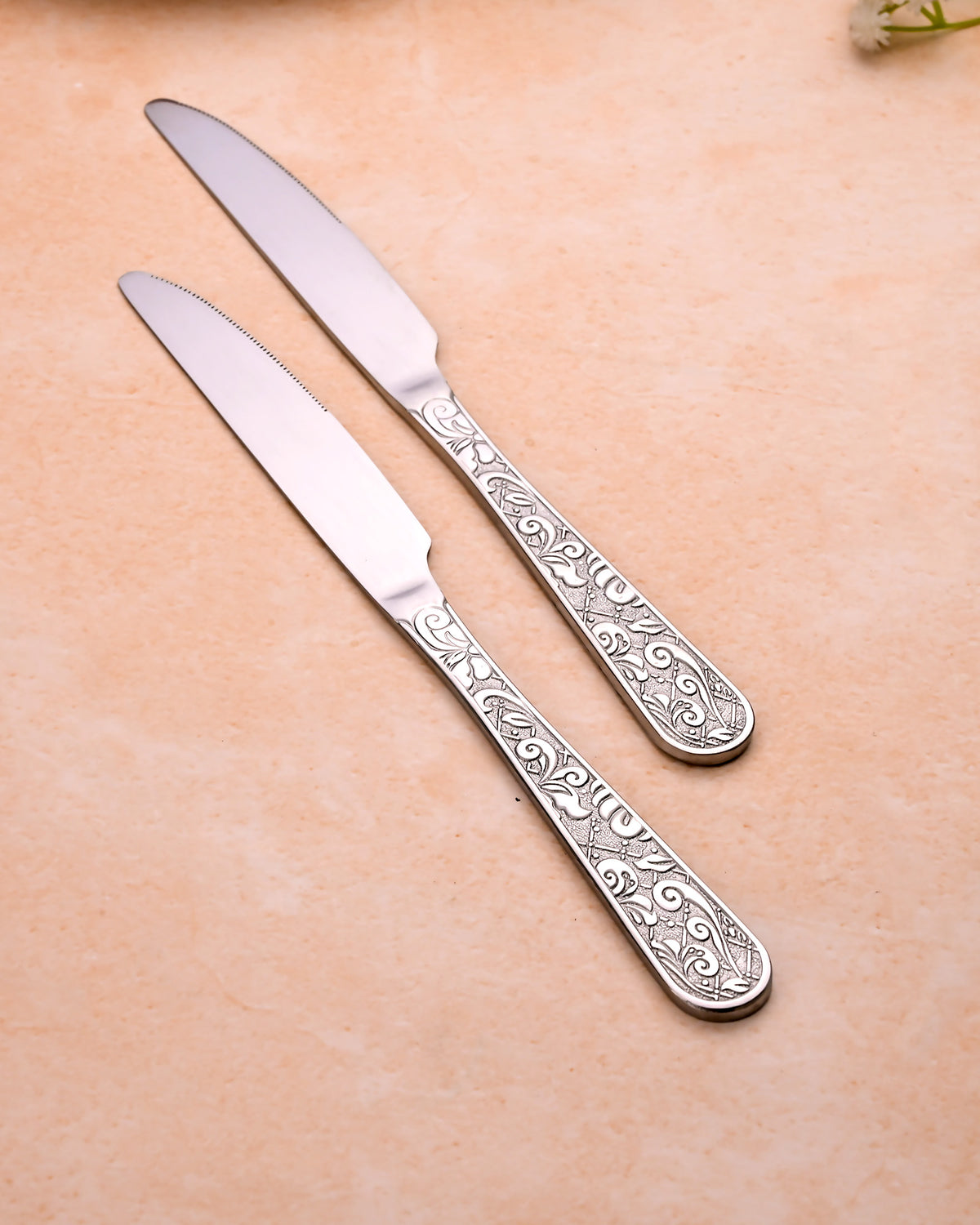 Artisan Edge Stainless Steel Knives – Set of Two with Sleek Design