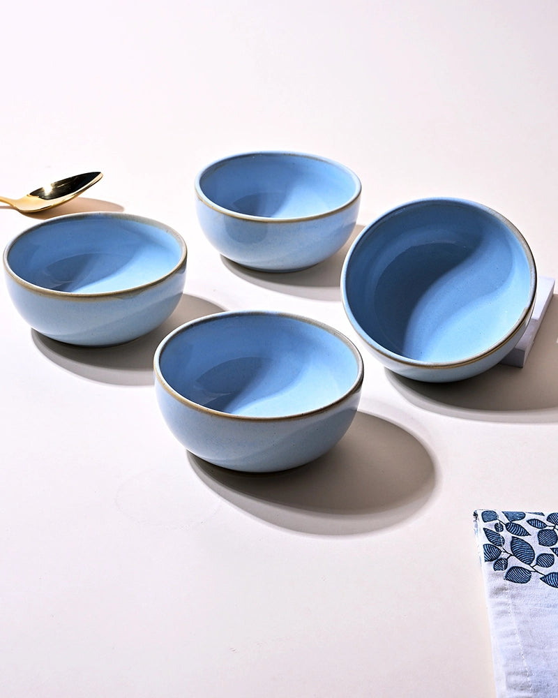Elegant blue porcelain serving bowl set