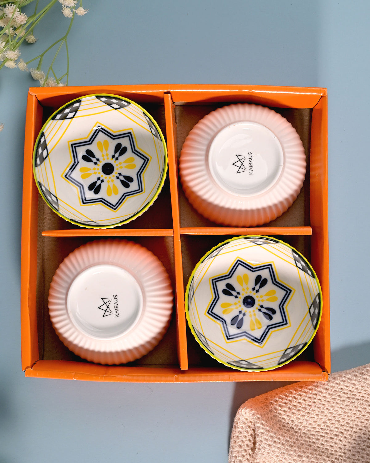 Artistic glossy porcelain bowls