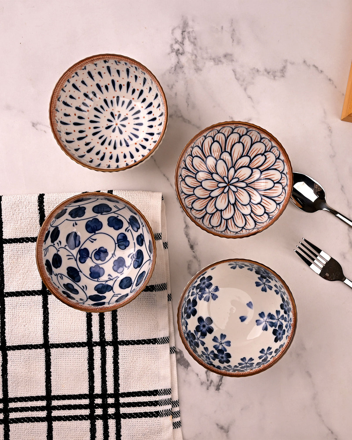Decorative Ethereal porcelain bowl set for dining