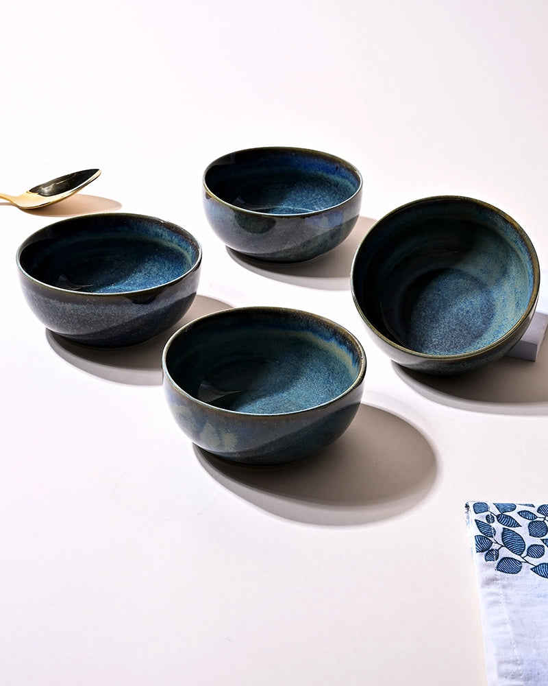 Elegant glossy blue porcelain serving bowl set