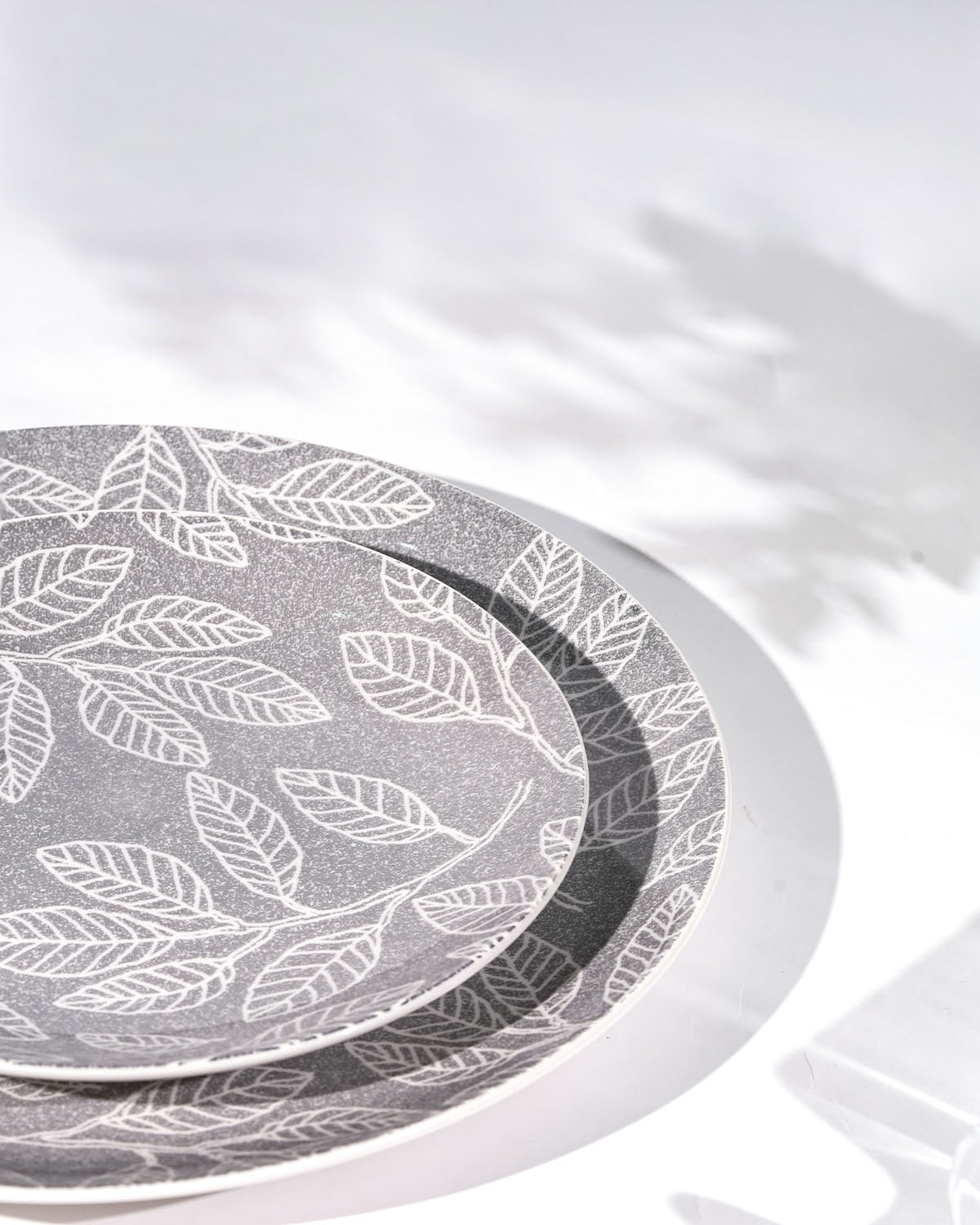 Elegant Boheme porcelain dinner and quarter plates