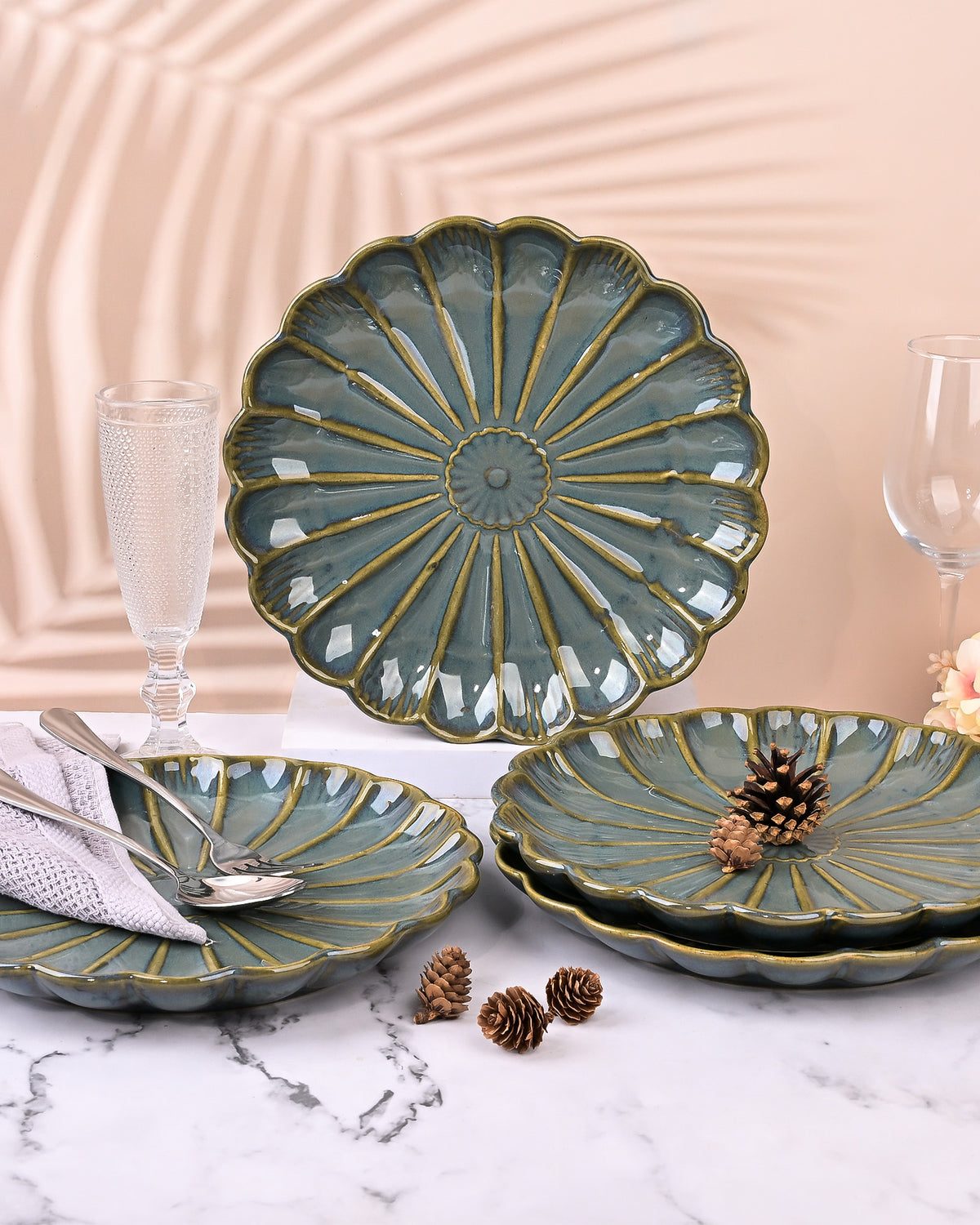 Brown flower shaped ceramic plates set of 4