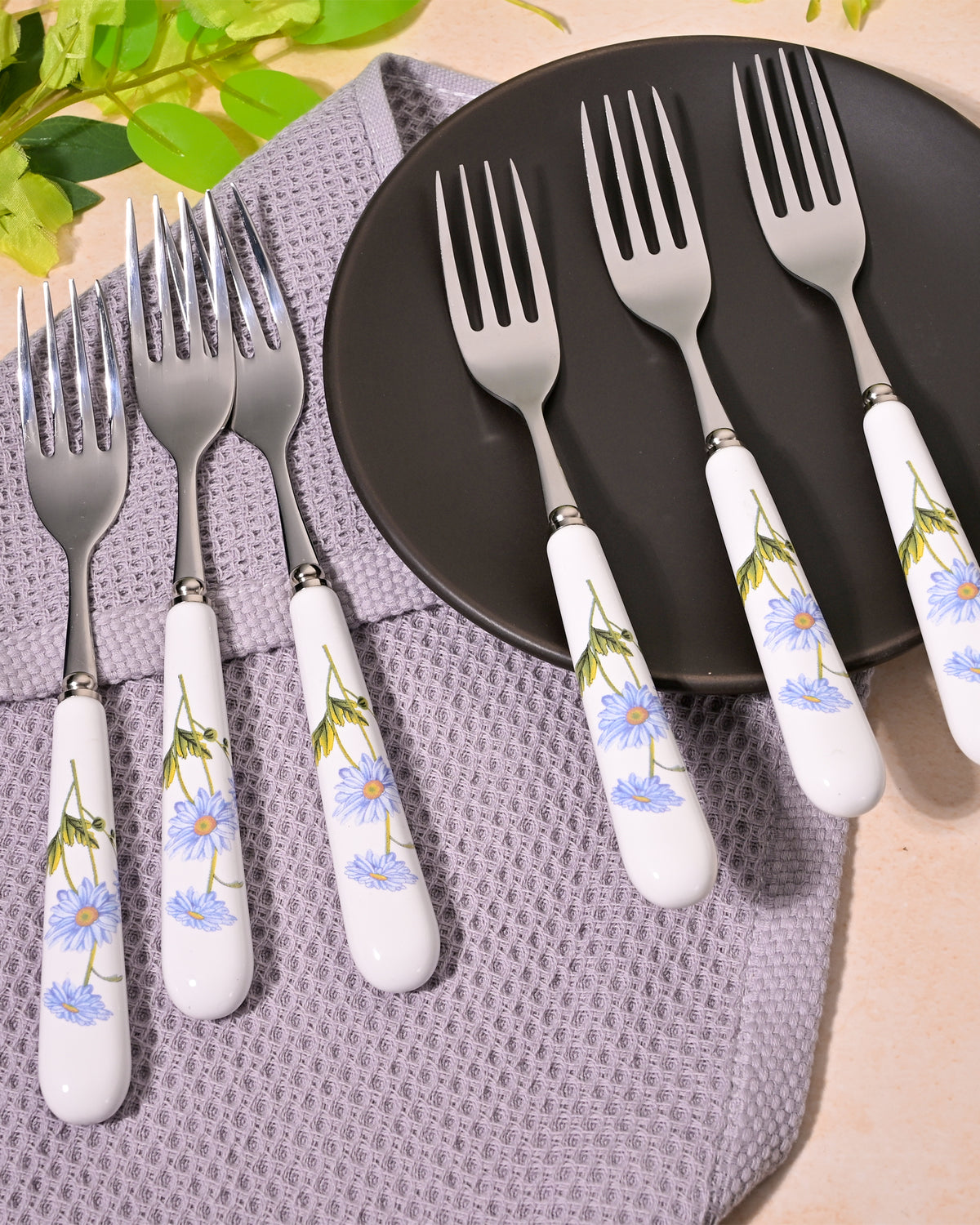 Ceramic handled daisies design forks set of 6
