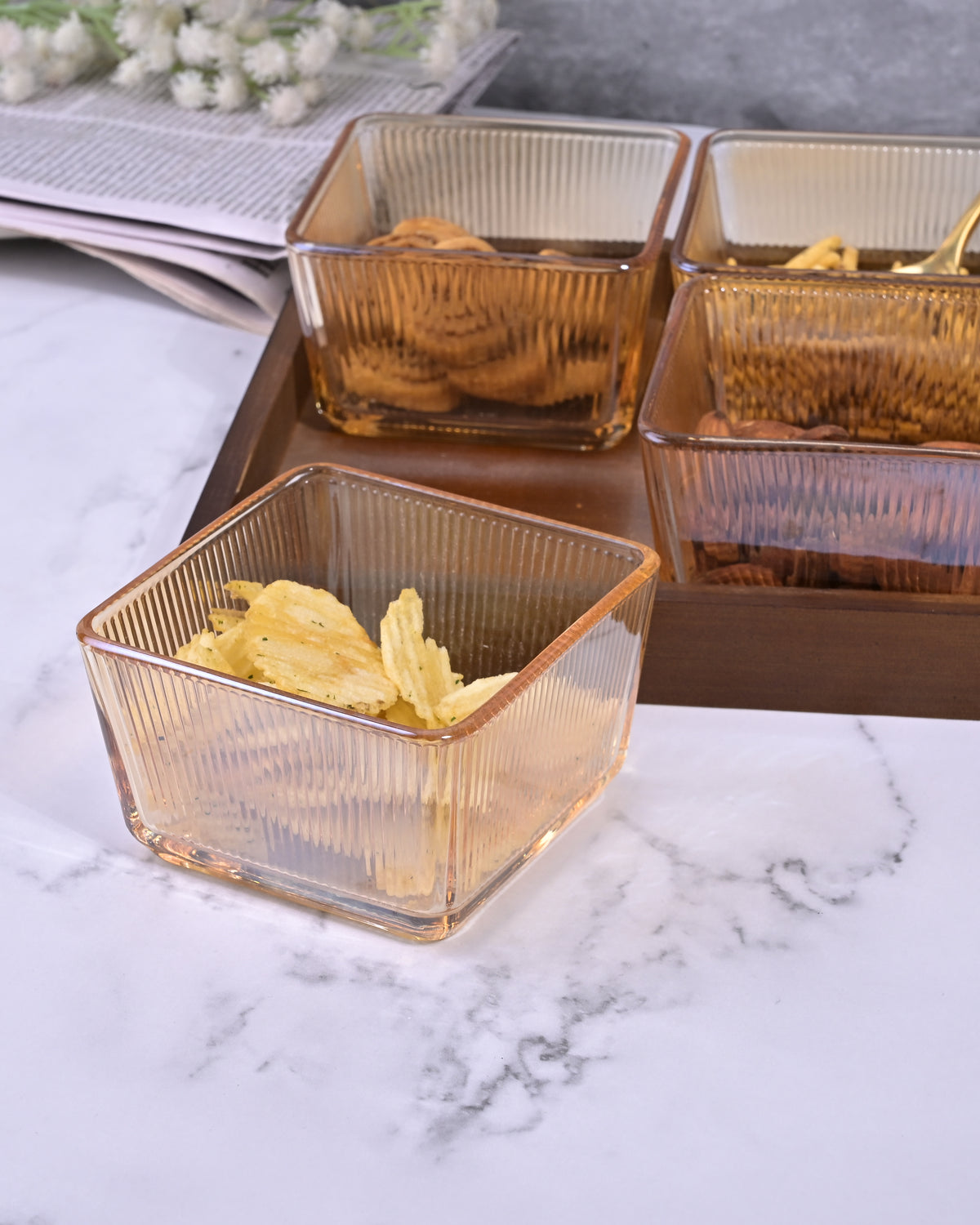 Decorative brown glass serving bowl set