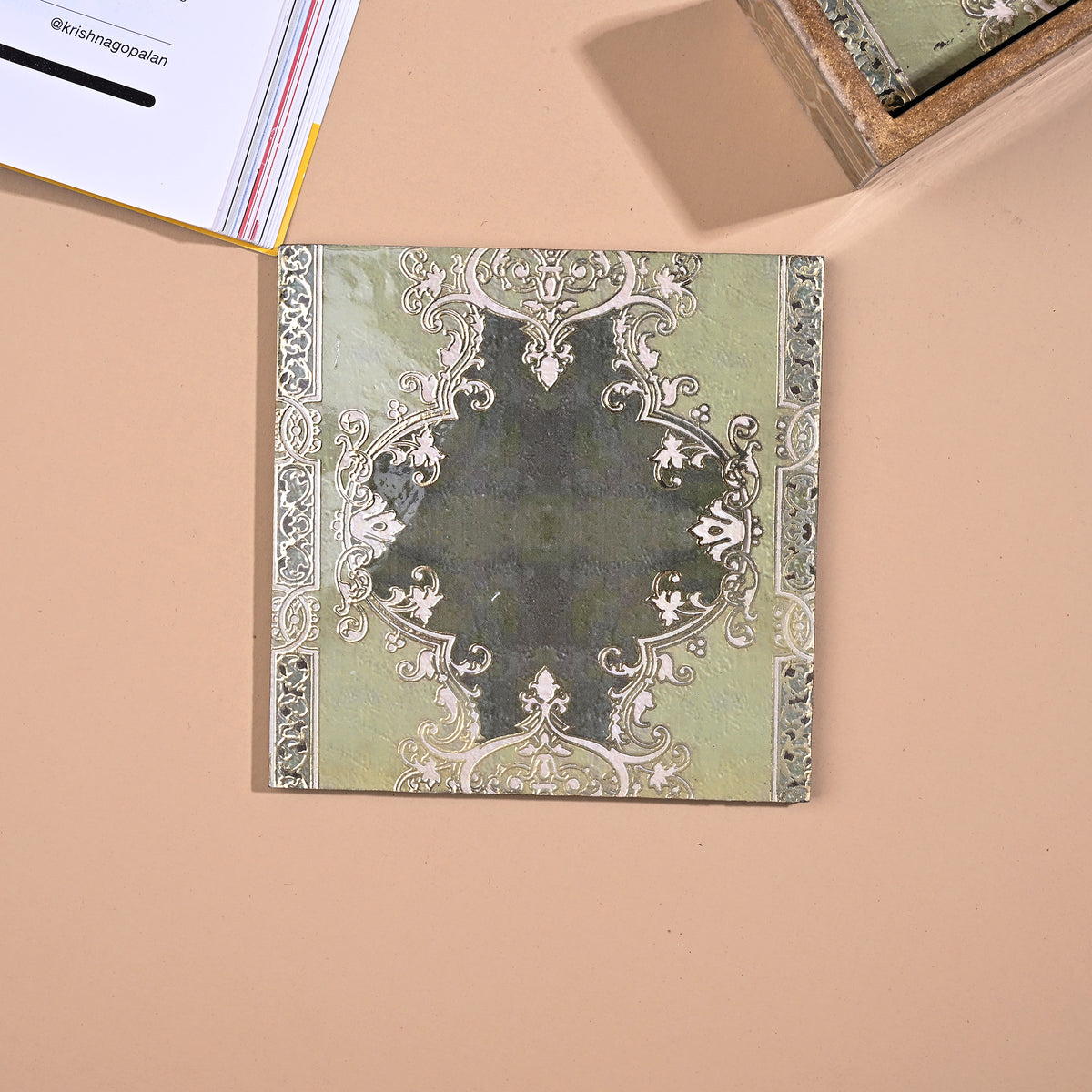 Elegant coaster set of six for home and dining