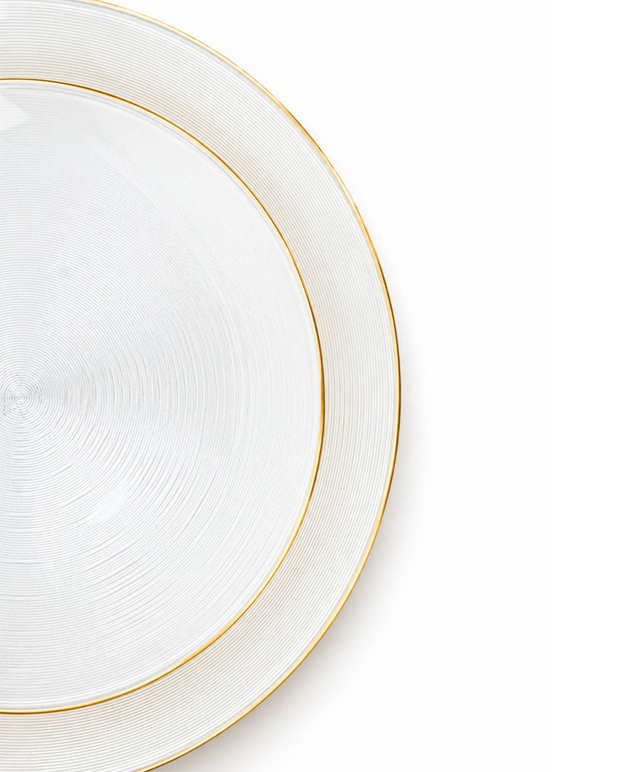 Crownline Real Gold Dinner Set product photography for a premium tableware collection