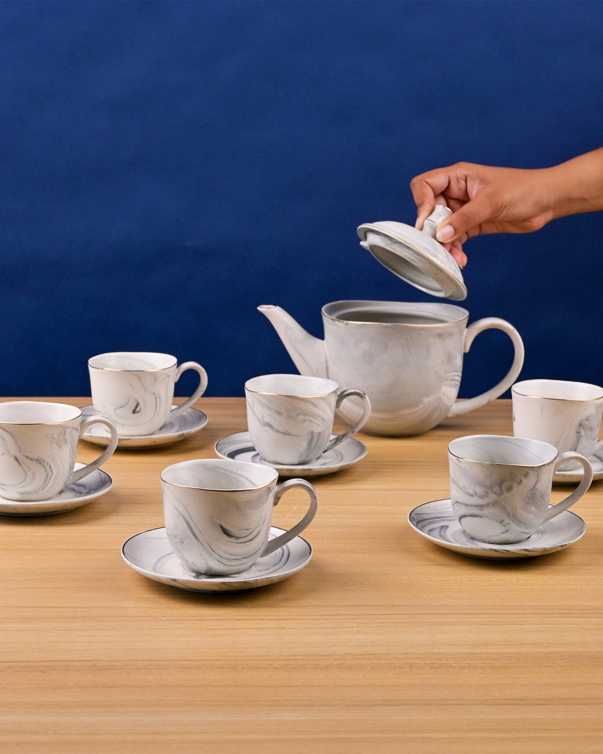Cloud Grey Ceramic Tea Kettle Set Close Up – Kairaus