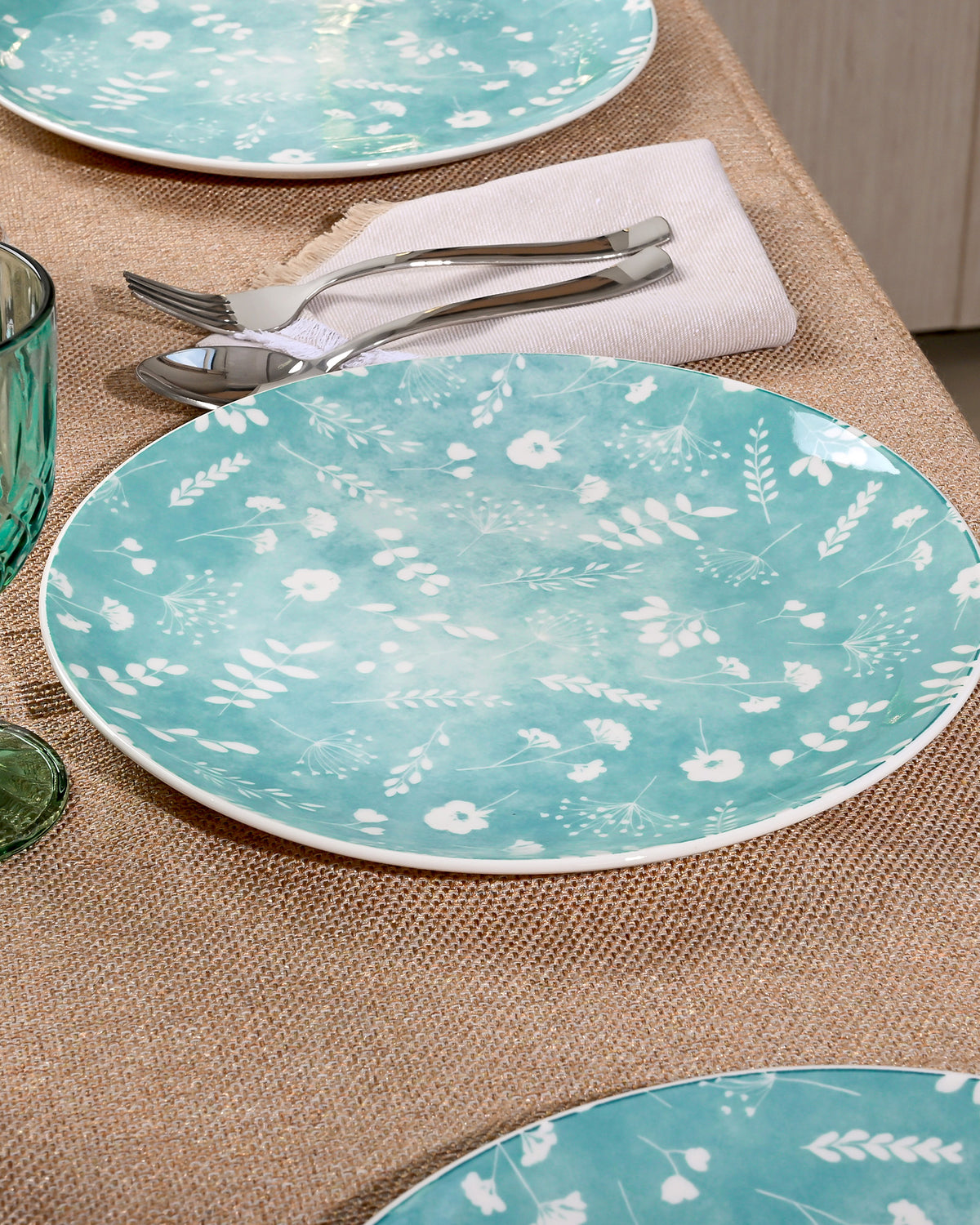 Darla 10.8 inch porcelain plates for everyday dining