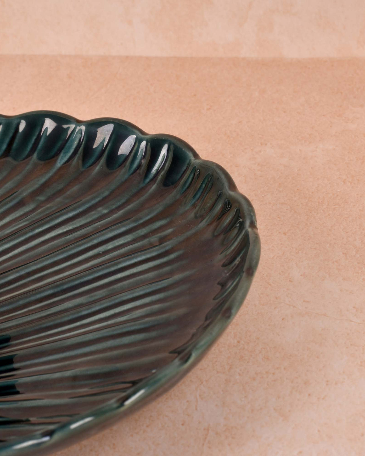 Deep green platter for serving food
