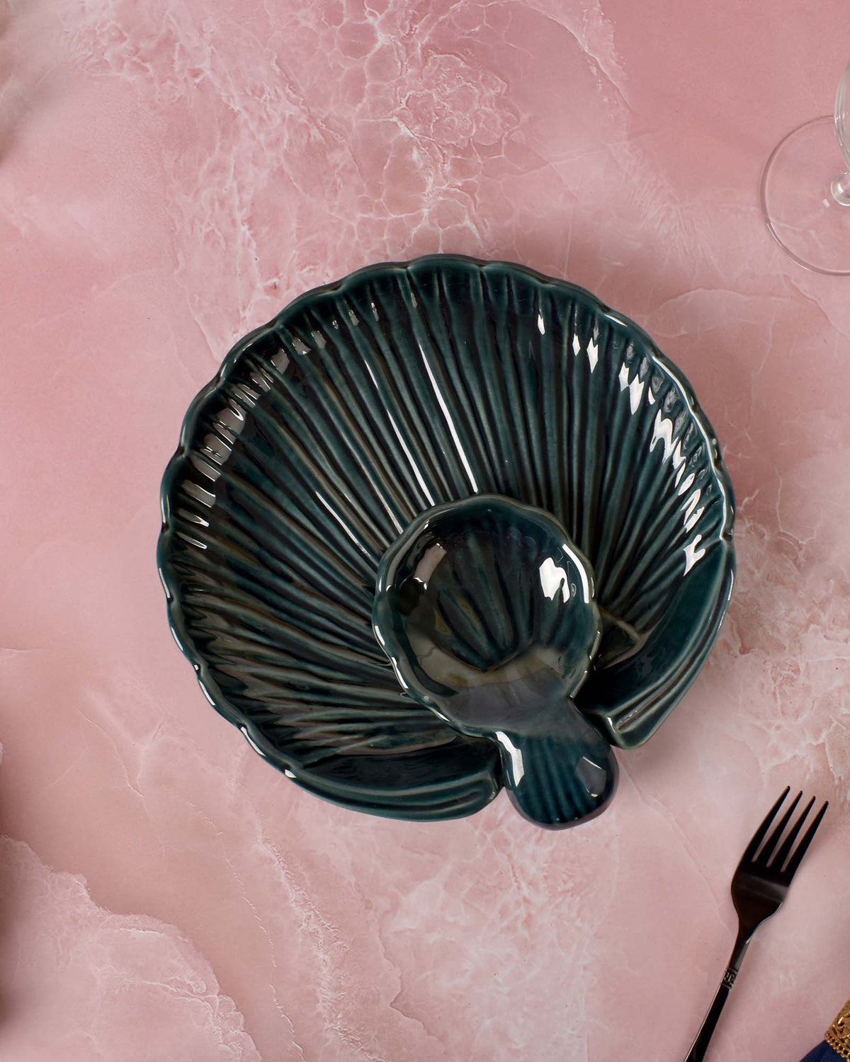 Decorative green platter for home dining