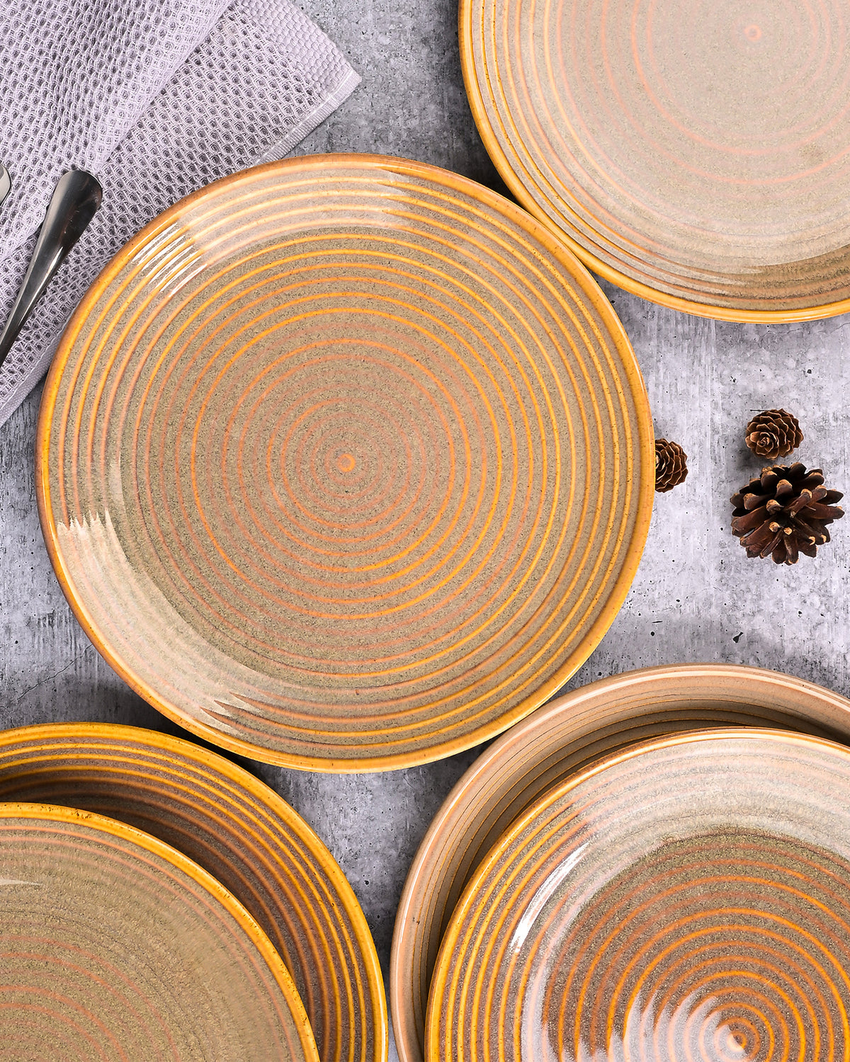 Elegant brown spiral serving plates set of 6