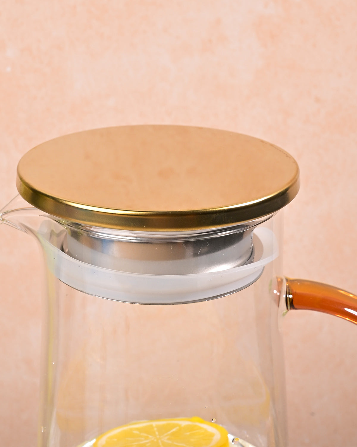 Premium transparent pitcher and mug set with a contemporary look