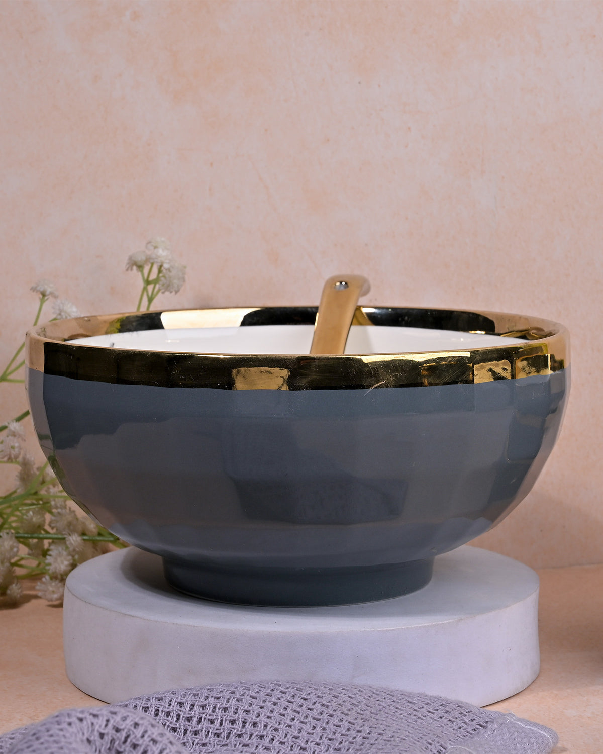 Stylish grey and gold bowls for dining and serving