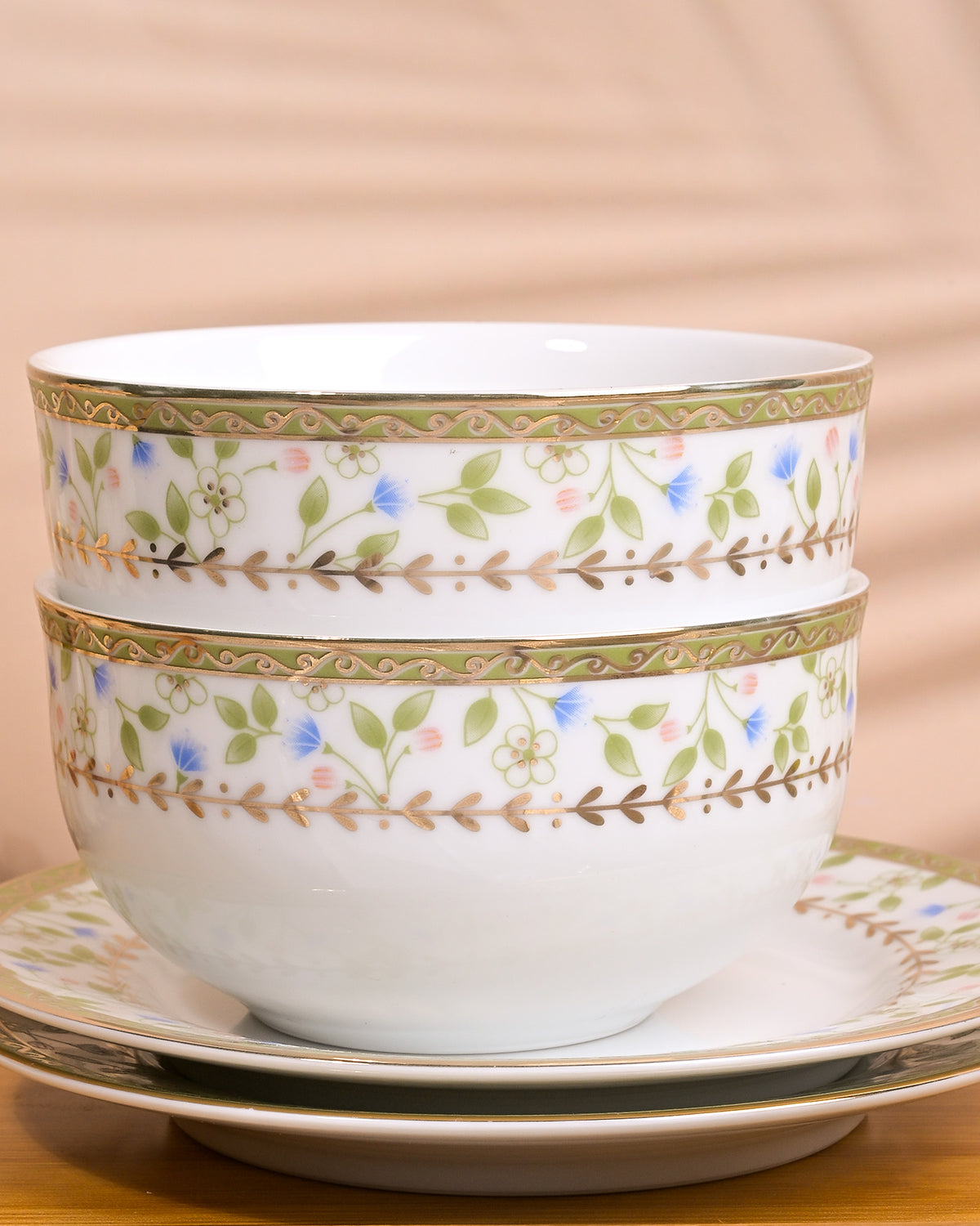 Elegant porcelain bowl and spoon set of two