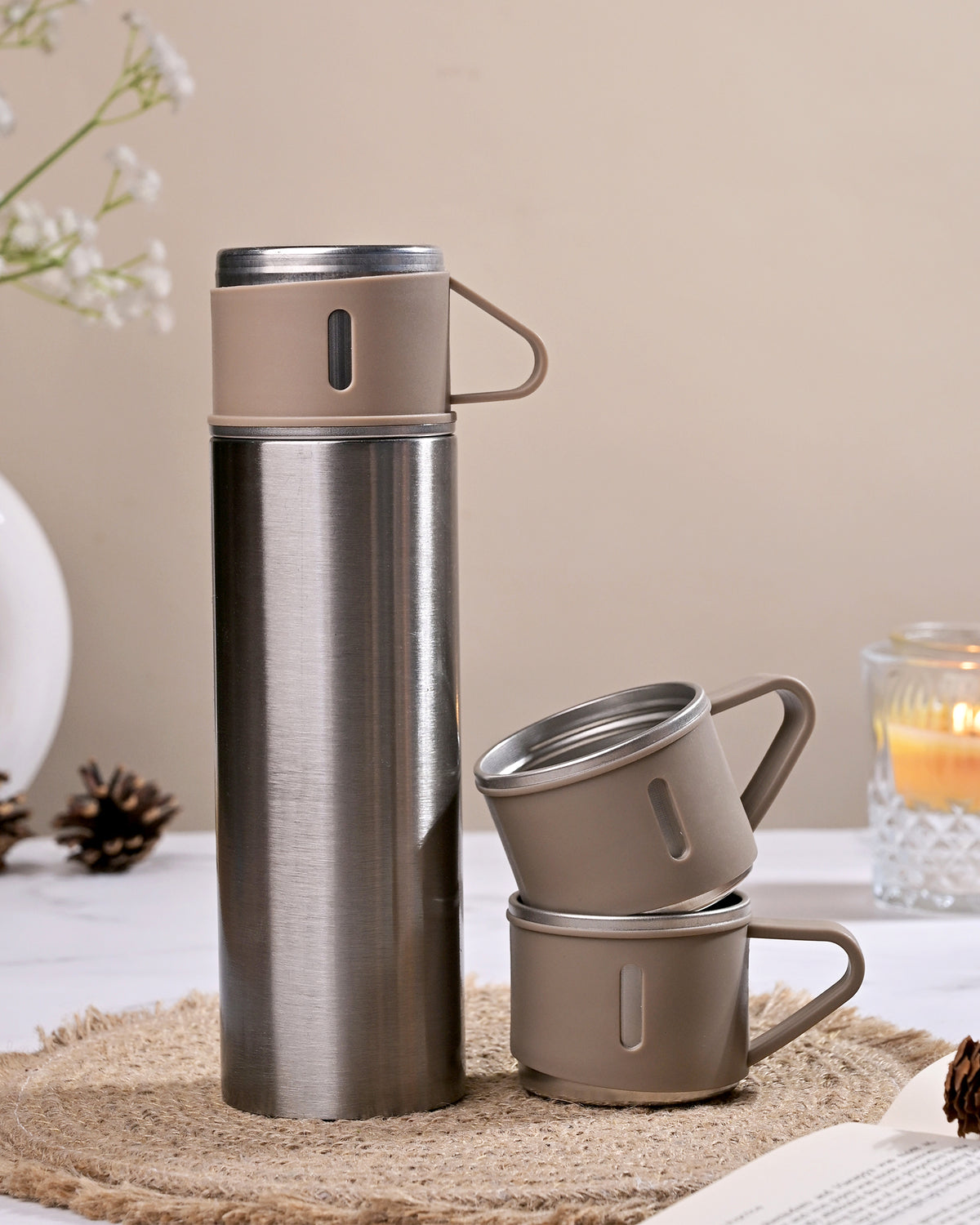 Elegant stainless steel vacuum flask set with premium design