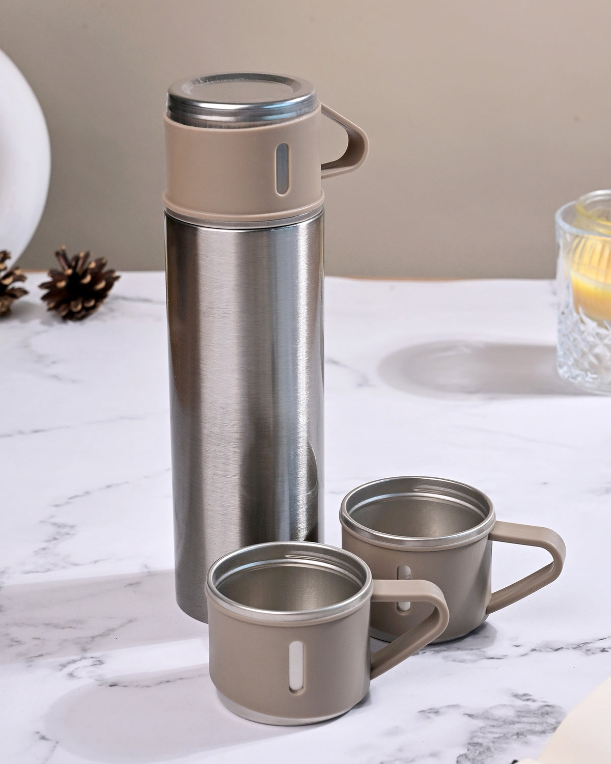 Elegant stainless steel vacuum flask set with sleek exterior