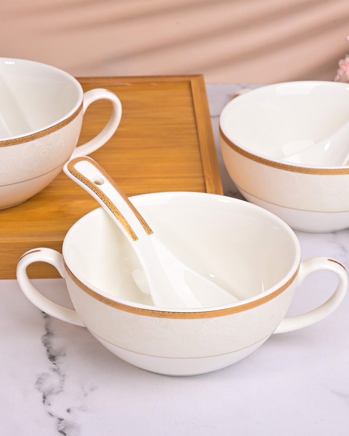 Elegant white porcelain bowl and spoon set of four