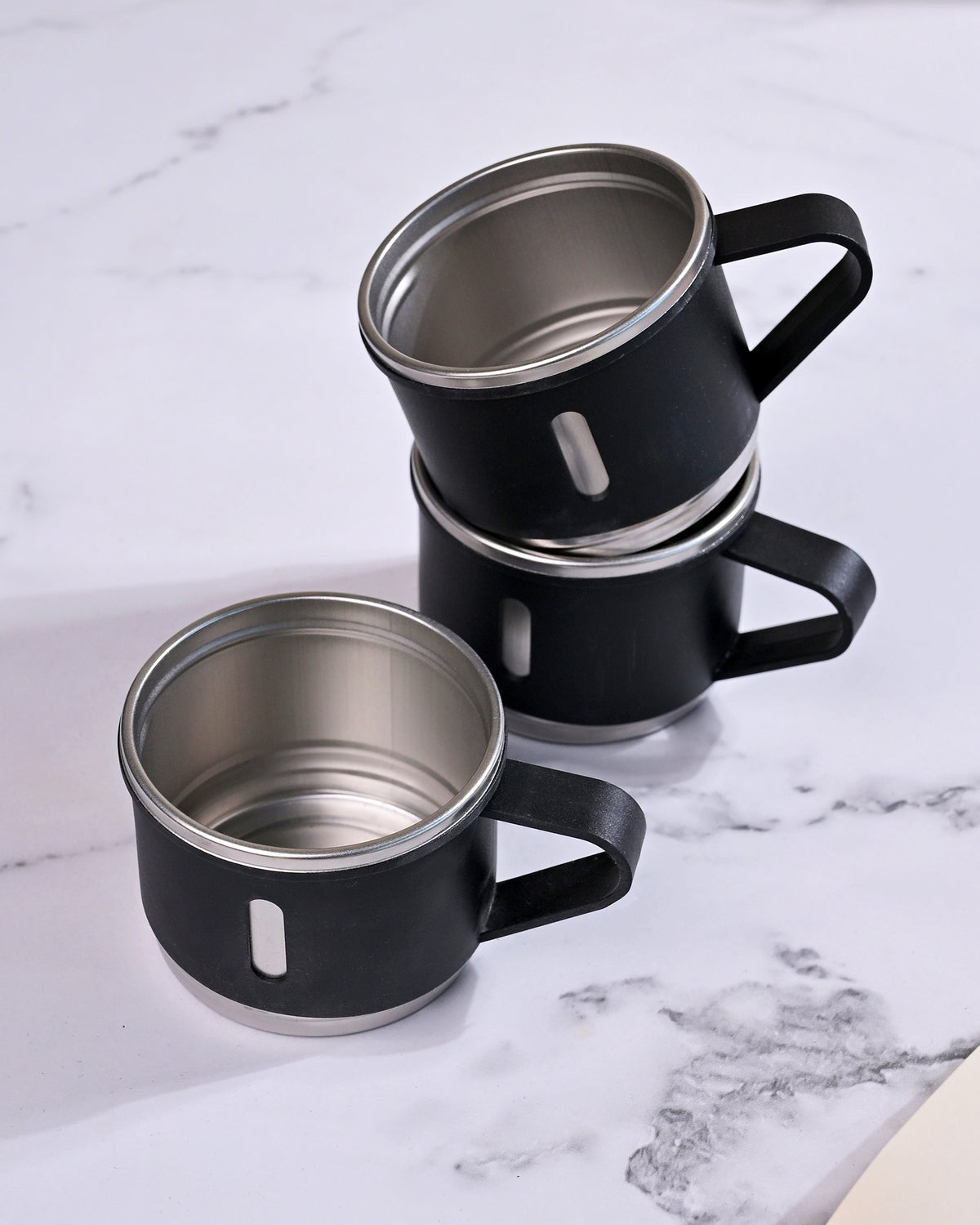 Elite vacuum insulated flask set with sleek stainless steel exterior