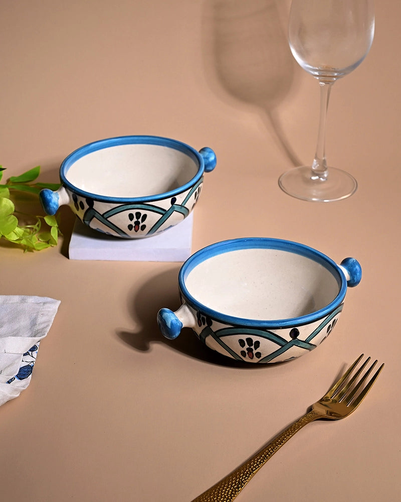 Set of 2 exquisite white serving bowls
