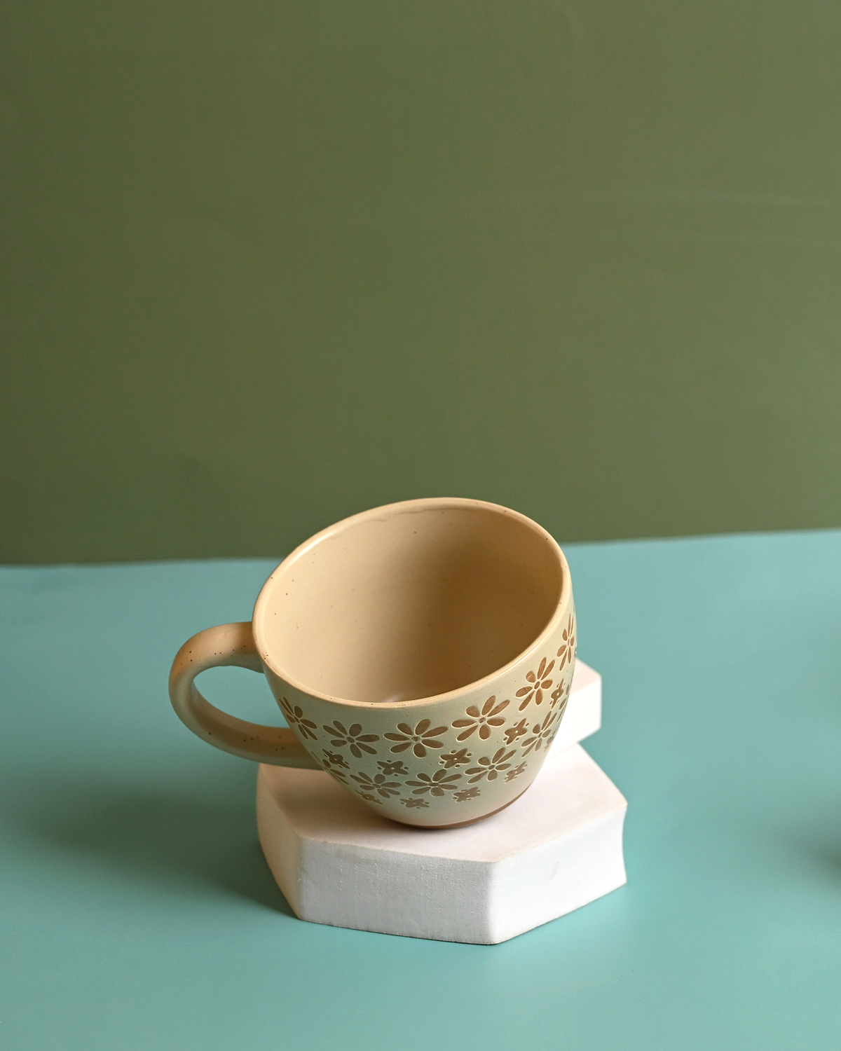 Stylish tea cups set of 4