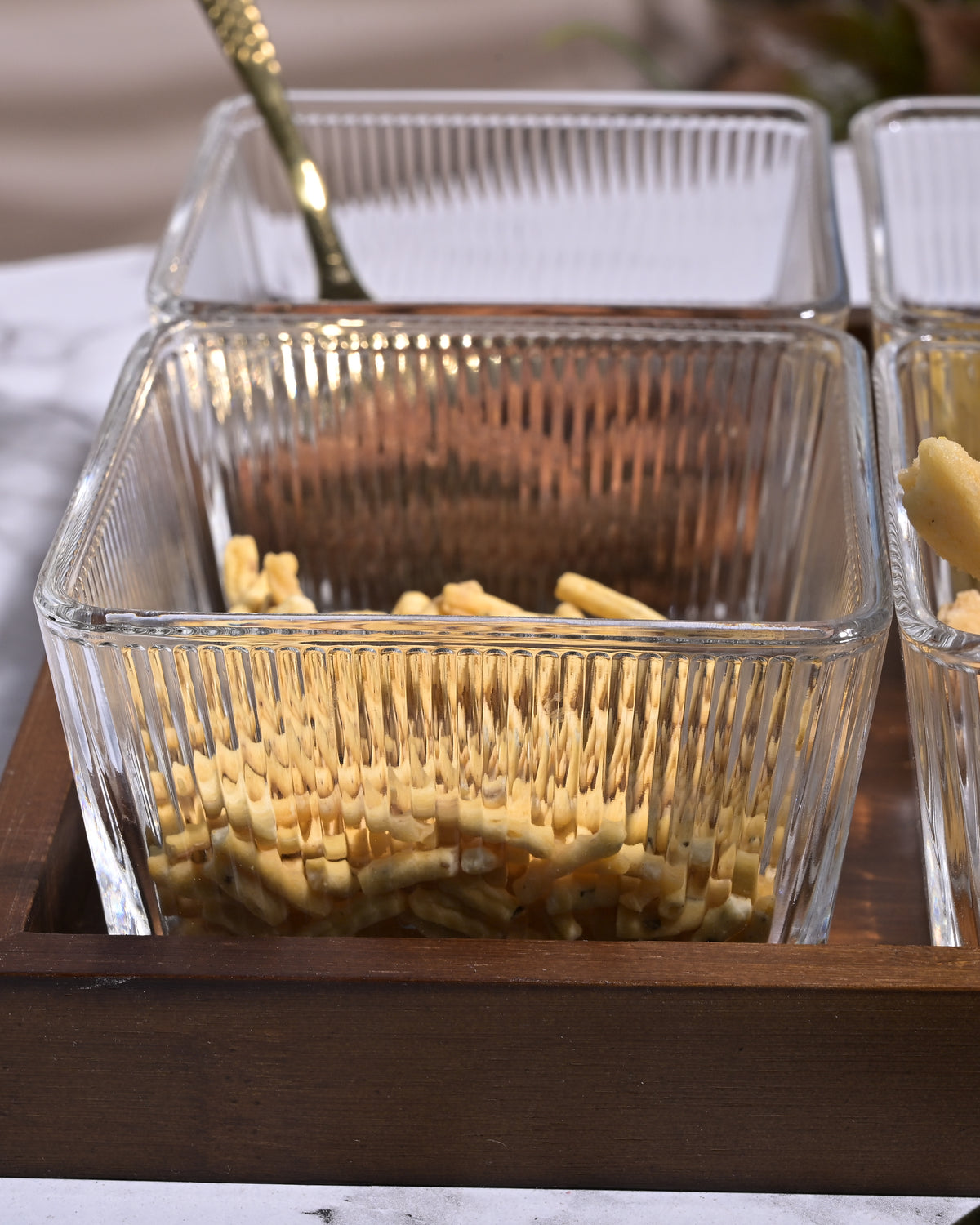 Glamorous bowl and tray for table decor