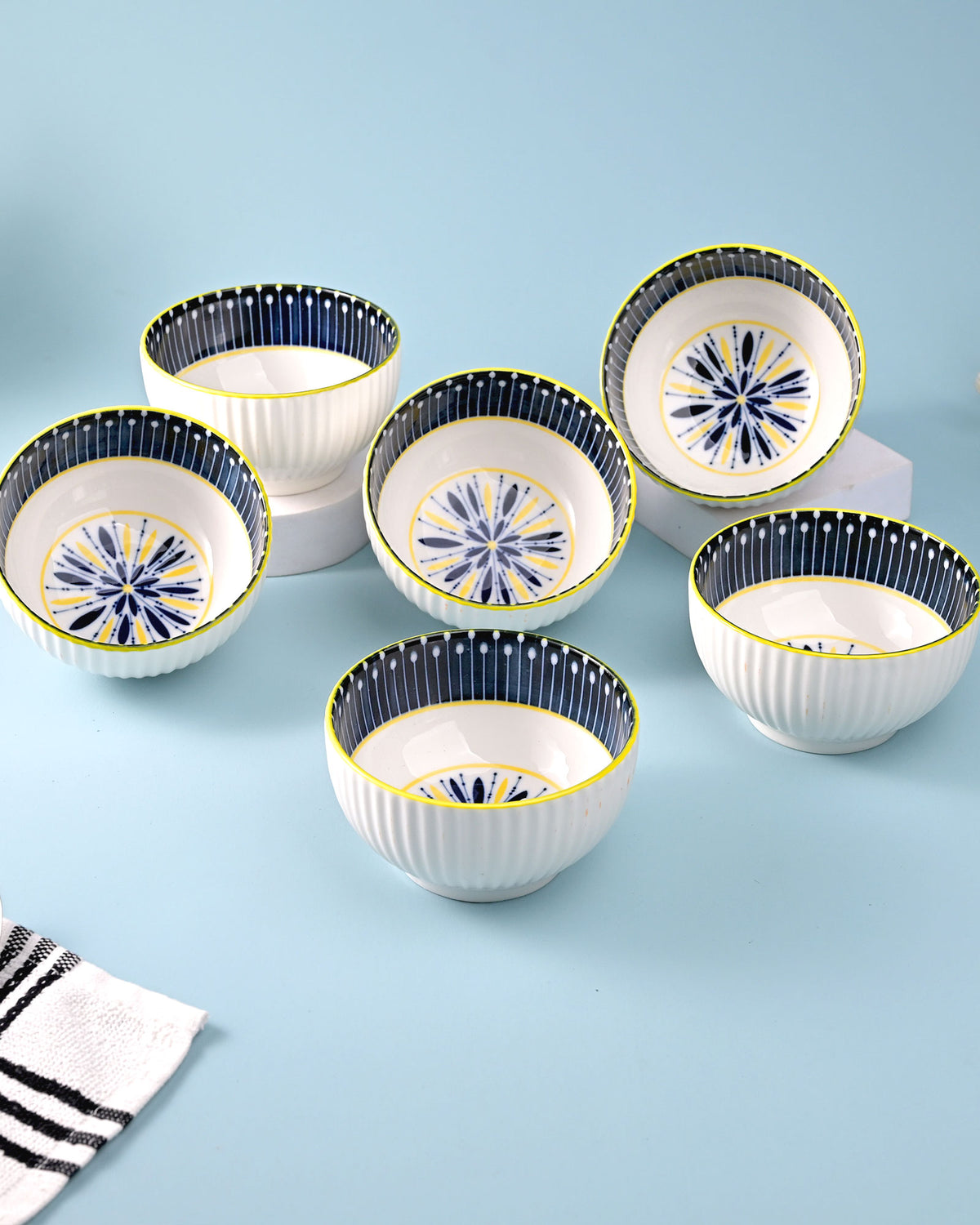 Set of 6 handpainted premium porcelain bowls