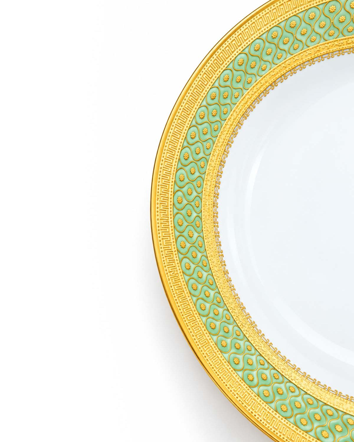 Ira Real Gold Dinnerware Set with beautifully designed plates and bowls