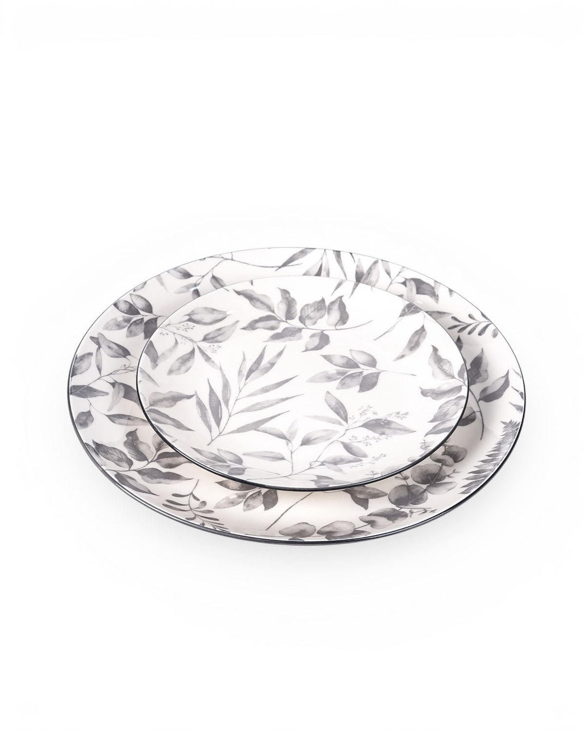 Classic porcelain dinner and quarter plate collection
