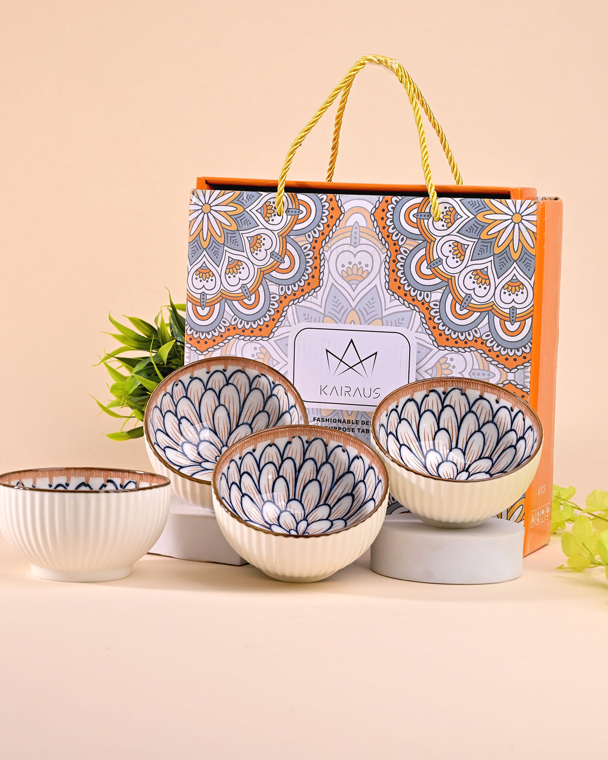 Set of four jasmine-inspired porcelain bowls
