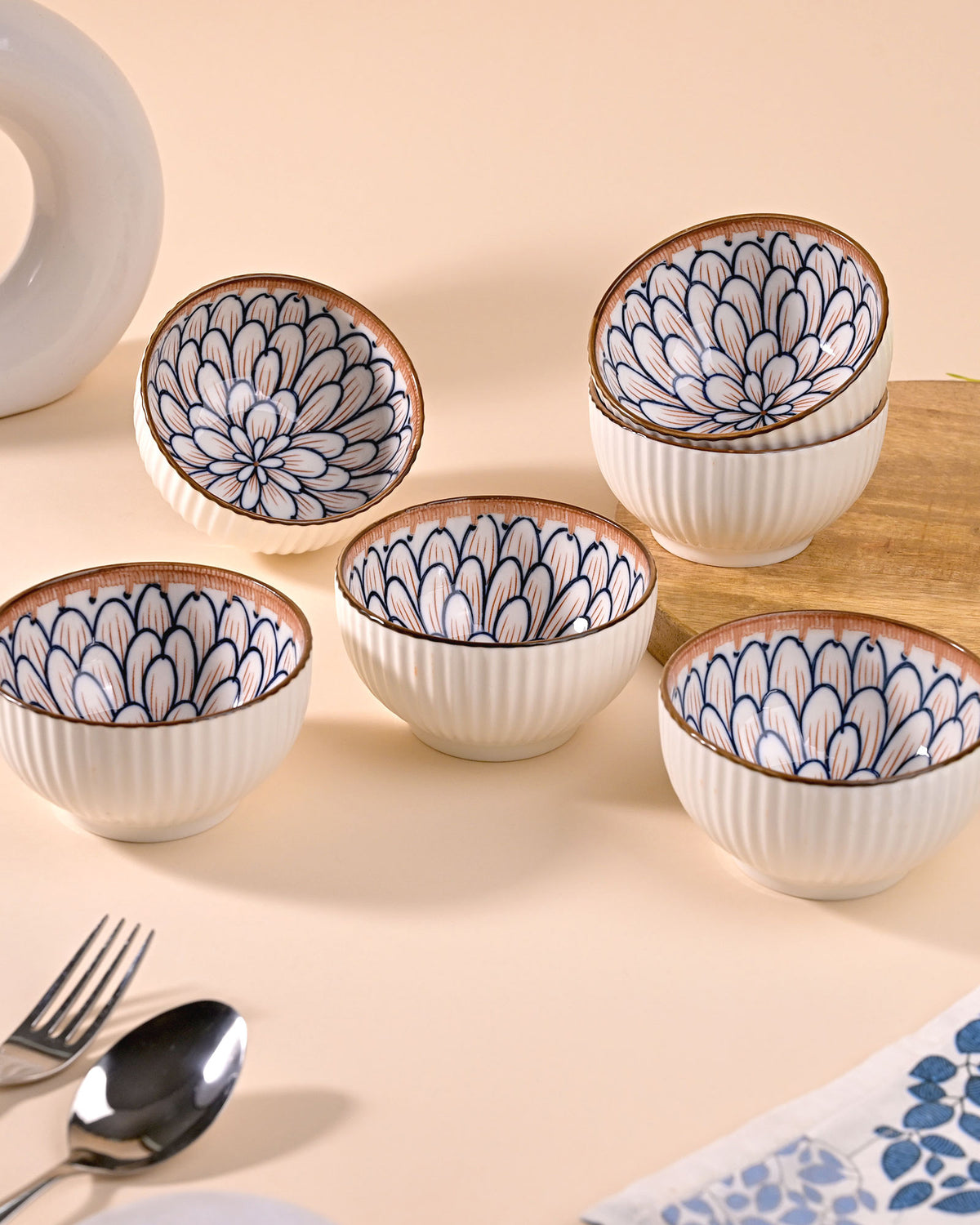 Jasmine-inspired porcelain bowls set of 6