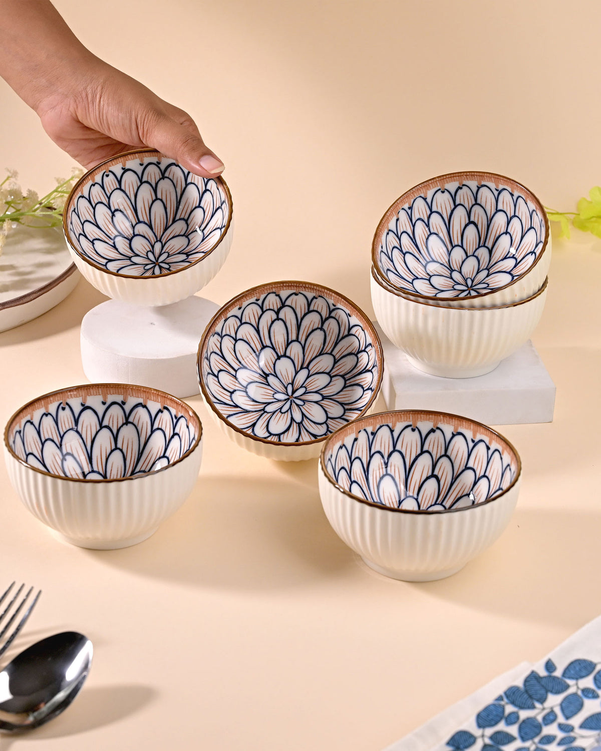 Set of six jasmine-inspired porcelain bowls