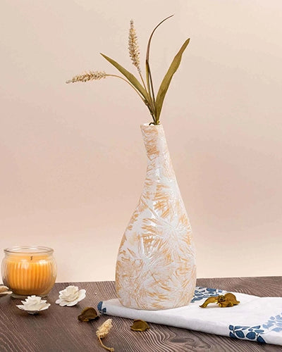 Light tan medium flower vase with elegant design