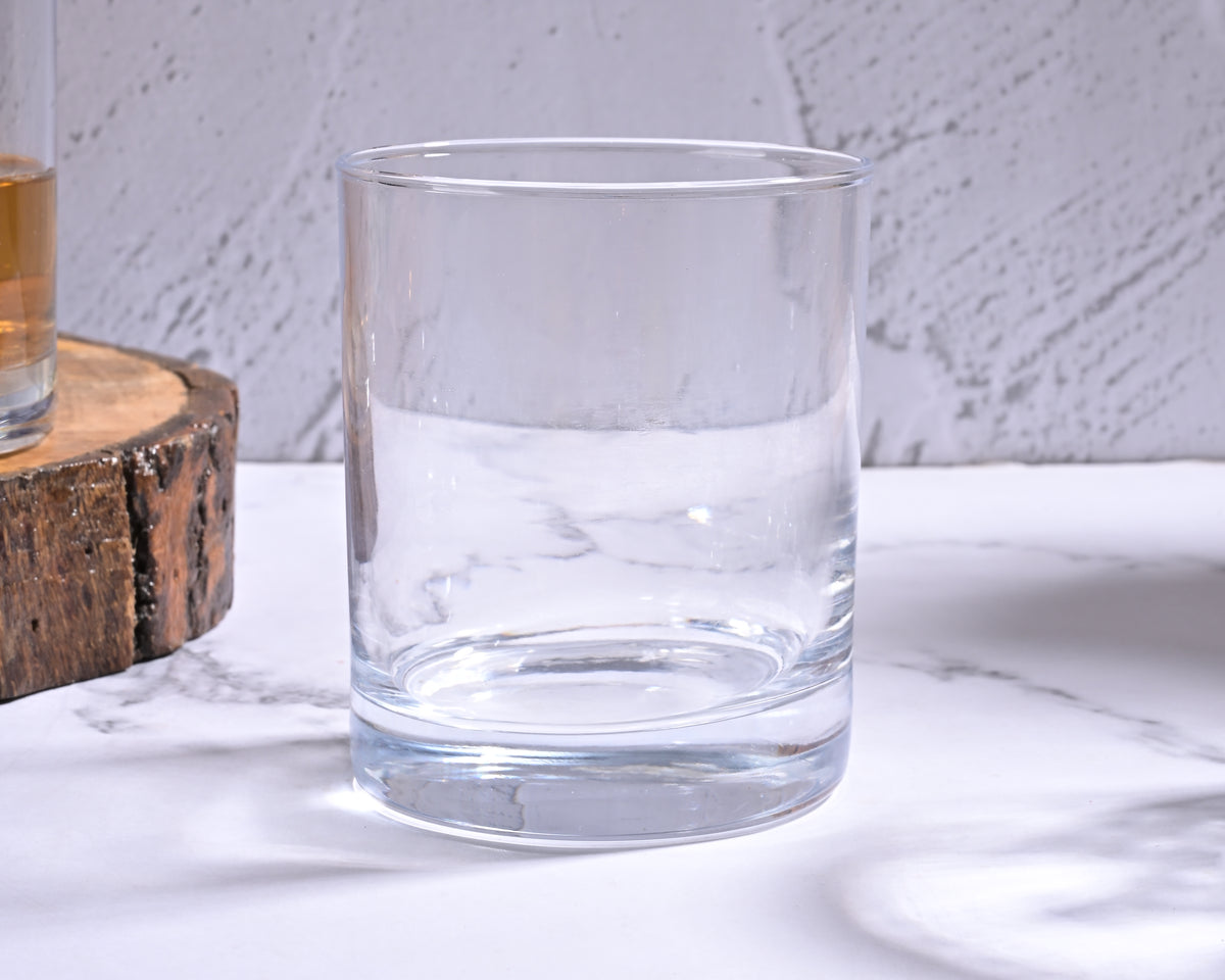 Sophisticated glass pair for dining and serving