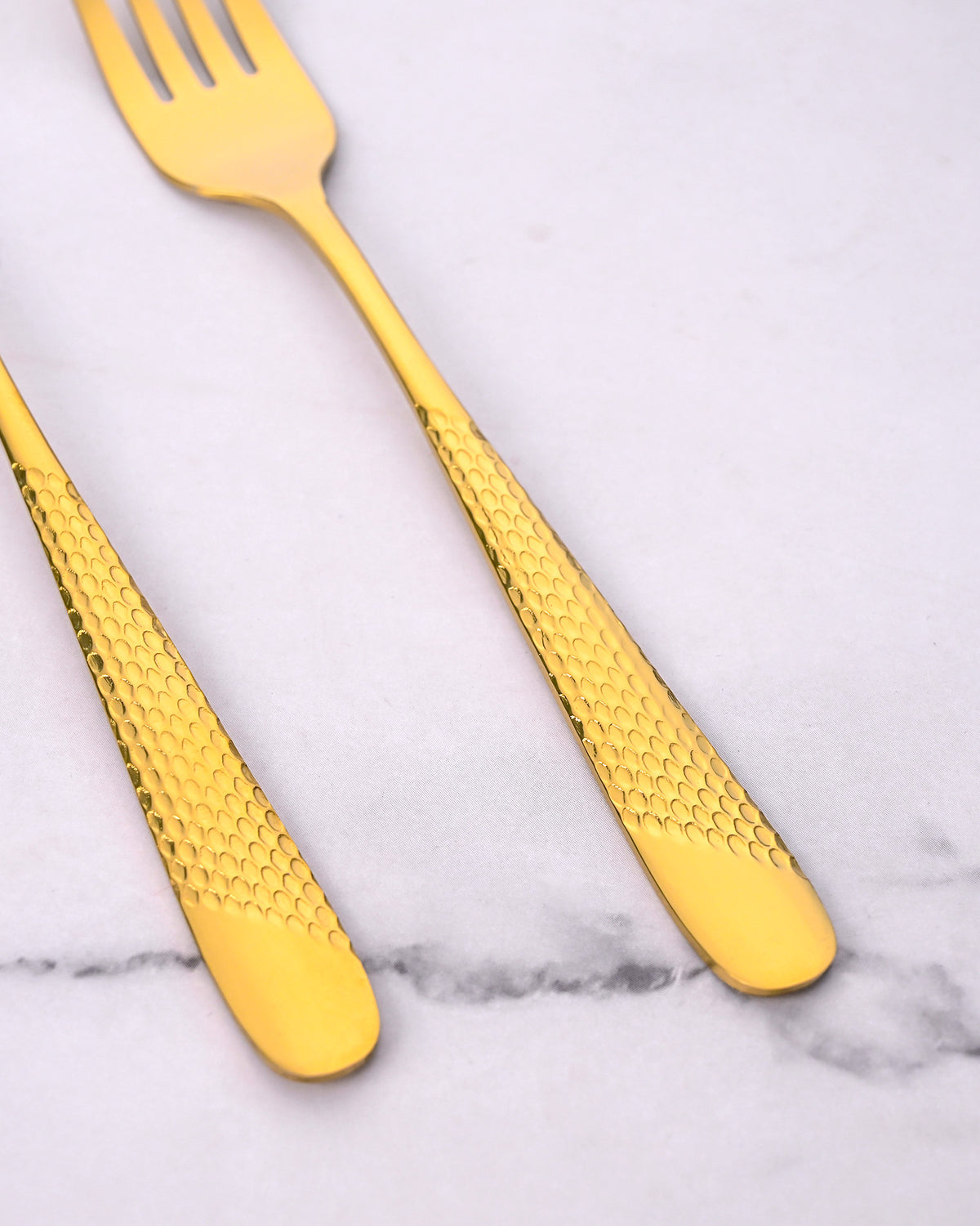 Elegant Golden Stainless Steel Forks for Desserts and Cakes