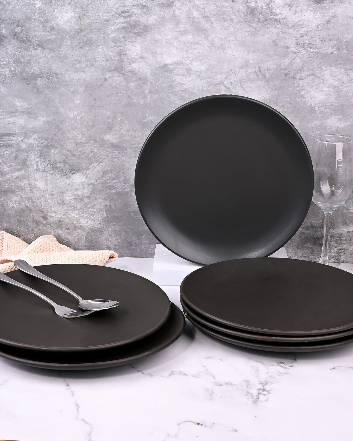 Matte black ceramic dinner plates set of 6