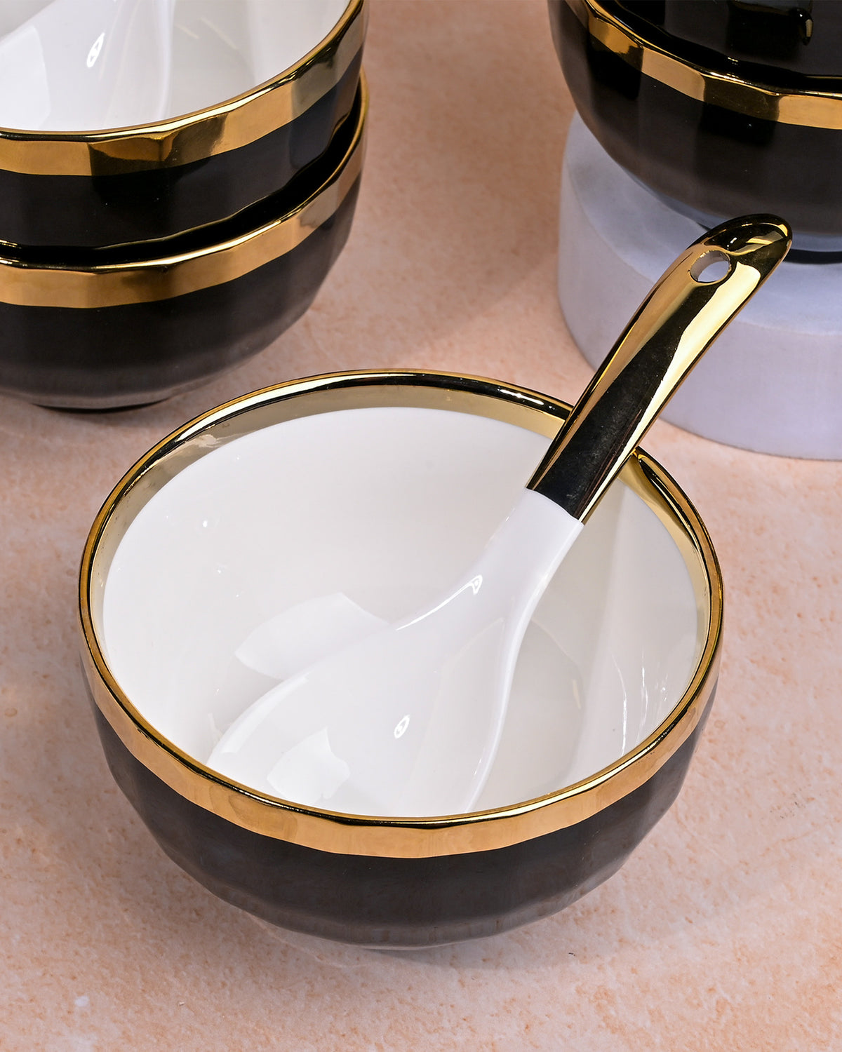 Luxury black and gold porcelain bowl set