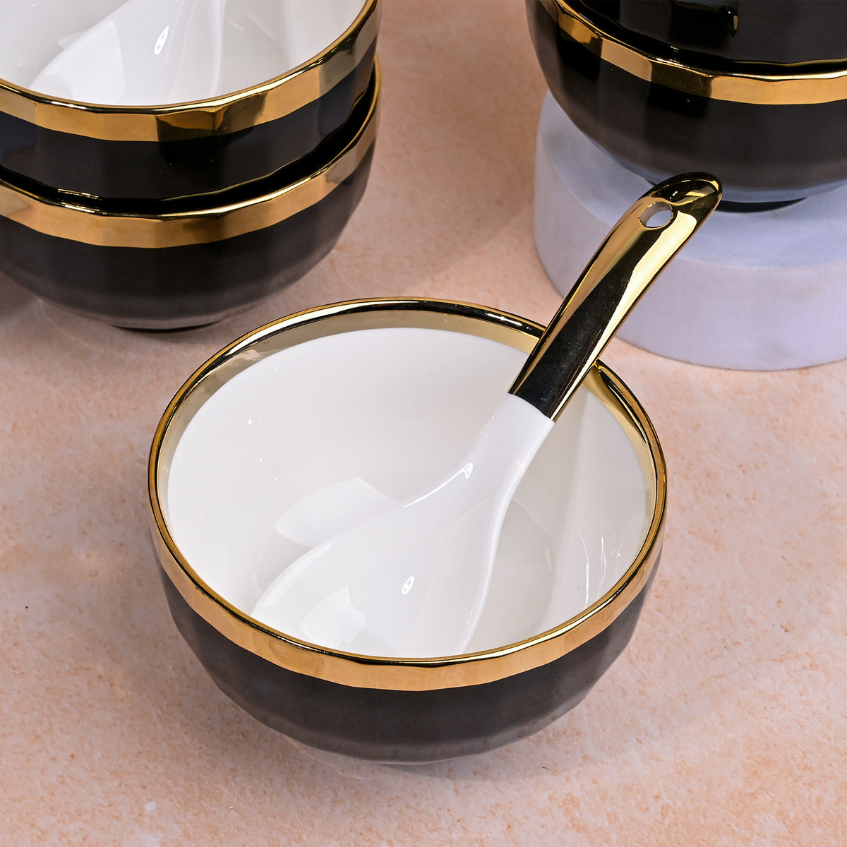 Luxury black and gold porcelain bowl set