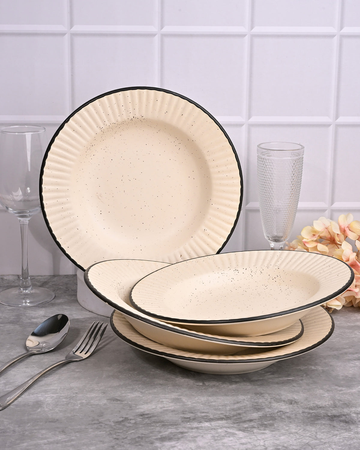 Off-white and black ceramic snack plates set of 4