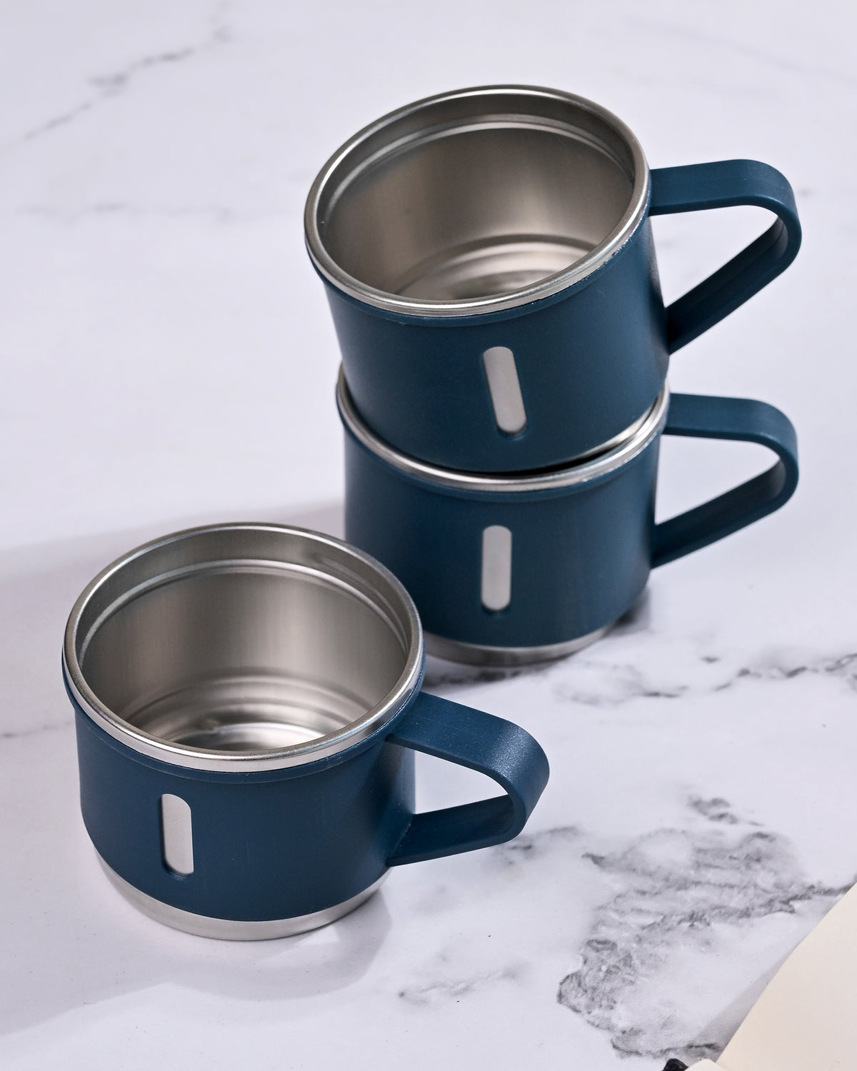 Blue stainless steel thermos flask set with leak-resistant design