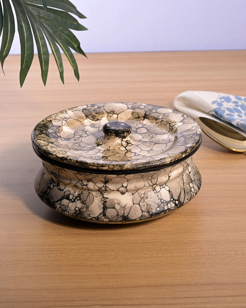 Elegant ceramic baking dish with matching cover