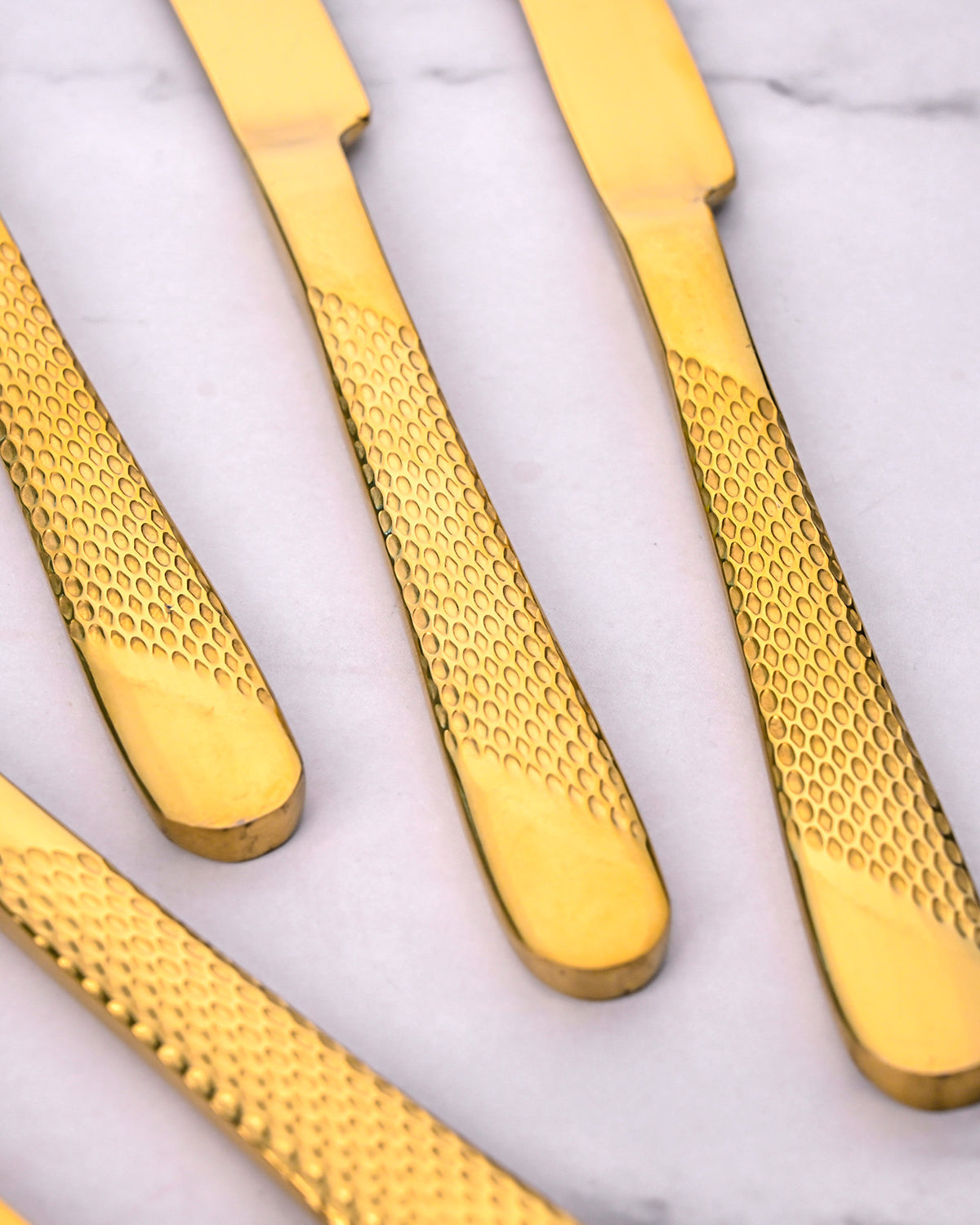Radiant Gold Table Knives Set of 6 for Everyday Dining