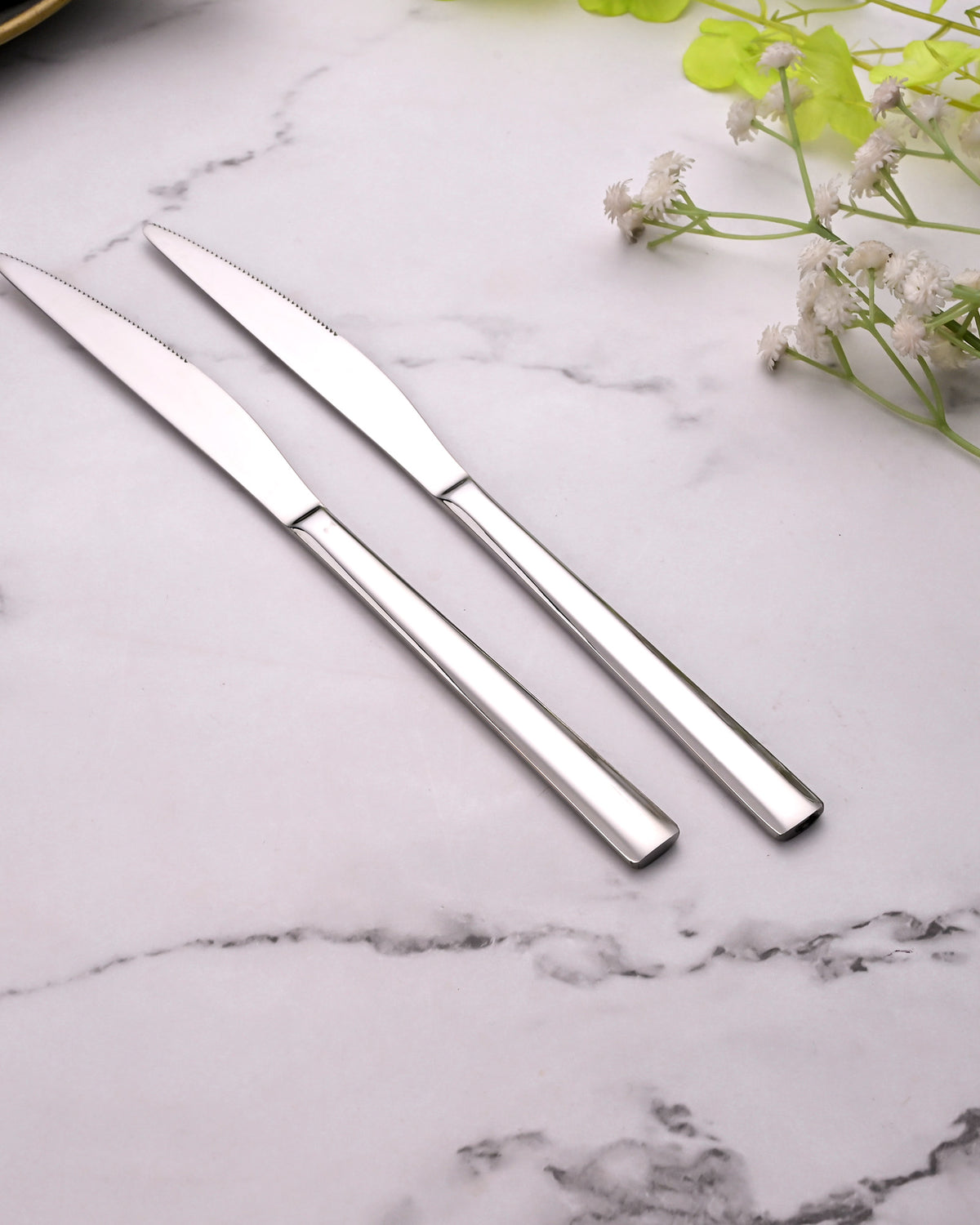 Smooth Slice Knife Set of 2 with an Elegant Stainless Steel Finish