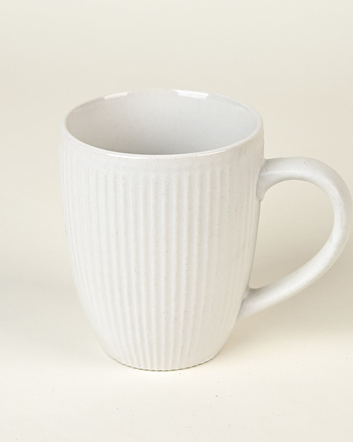 Snow white ceramic mug set