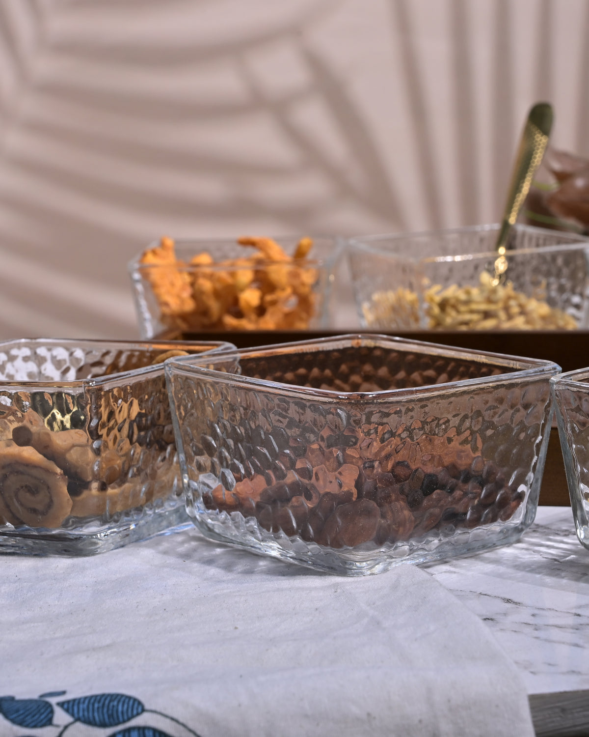 Elegant serving bowl and tray for entertaining