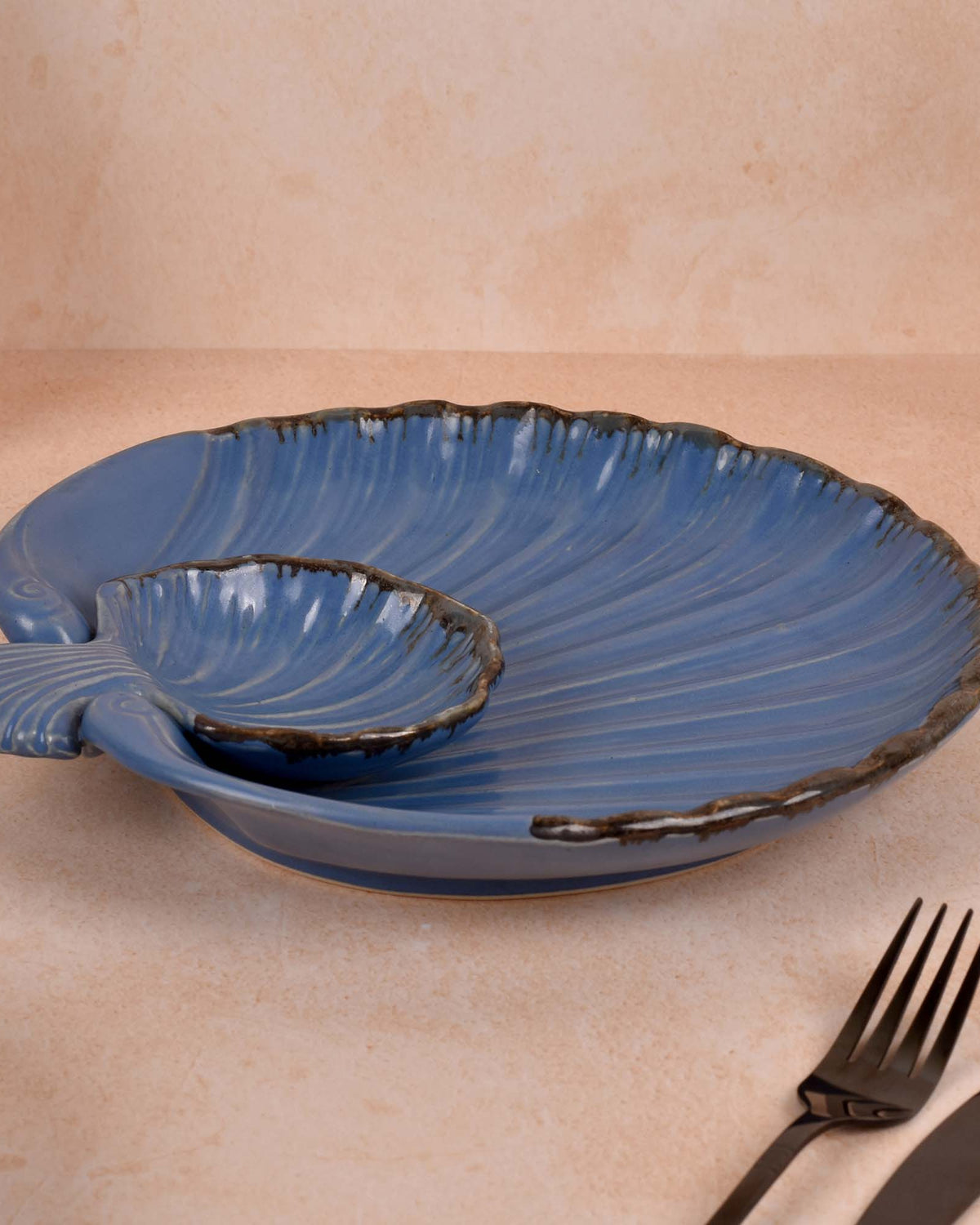 Minimalist blue ceramic platter for dining